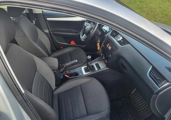 Skoda Octavia cena 48900 przebieg: 189000, rok produkcji 2018 z Trzcianka małe 67